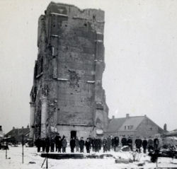 Oorlogsschade in Ellewoutsdijk